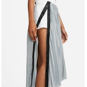 NWT $500 Nike x Sacai Womens Pleated Skirt CV5713-100 Gray Size S